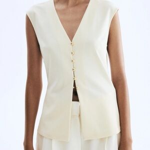 H&M Cream Sleeveless Button-Up Blouse